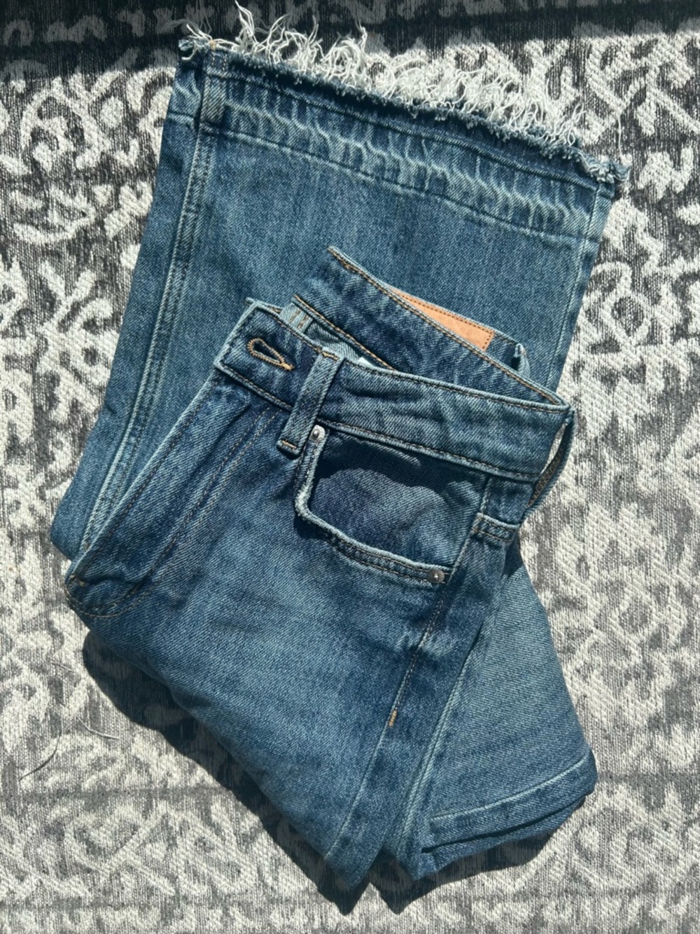 ✨H&M Ava Ultra High Rise Wide-Leg Raw Hem Jeans in Blue Denim - Picture 7 of 8